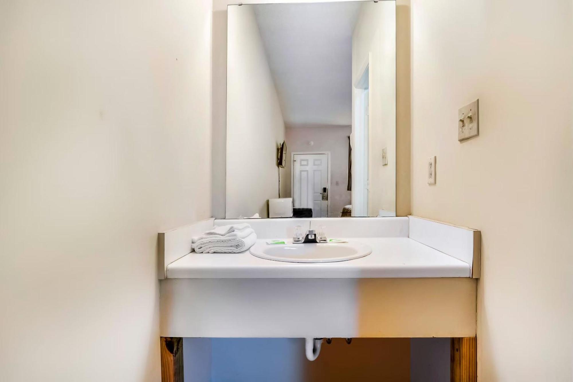 Ruleville Inn By Oyo Bagian luar foto